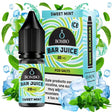 bottiglia di liquido elettronico Bombo Bar Juice Sweet Mint Ice 10 ml con un'etichetta verde, accanto alla sua scatola, accompagnato da foglie di menta e ghiaccio che evocano un sapore dolce, fresco e di menta.