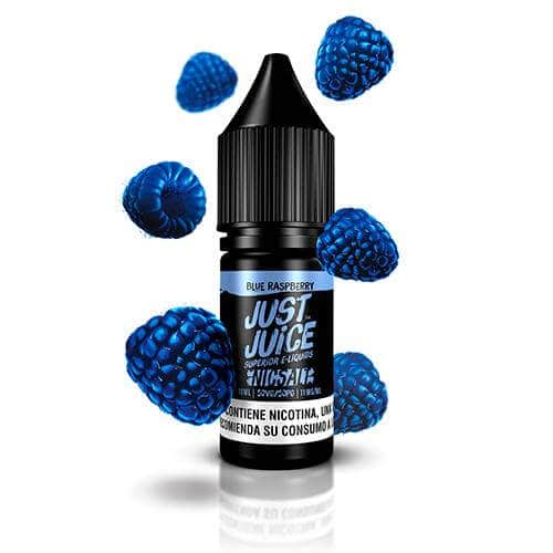 vaping liquid Just Juice Nic Salts Blue Raspberry 10ml, bottle of nicotine salts with a design in blue tones, accompanied by blue raspberry that represents its flavor.