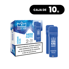 Confezione da 10 scatole Aroma King Smart Pod Blueberry, cialde vaporizzatore al gusto dolce di mirtillo, sistema fino a 1400 puff (2x700 tiri) e 20 mg/ml di nicotina, presentato nella sua scatola originale blu con le informazioni sul prodotto.