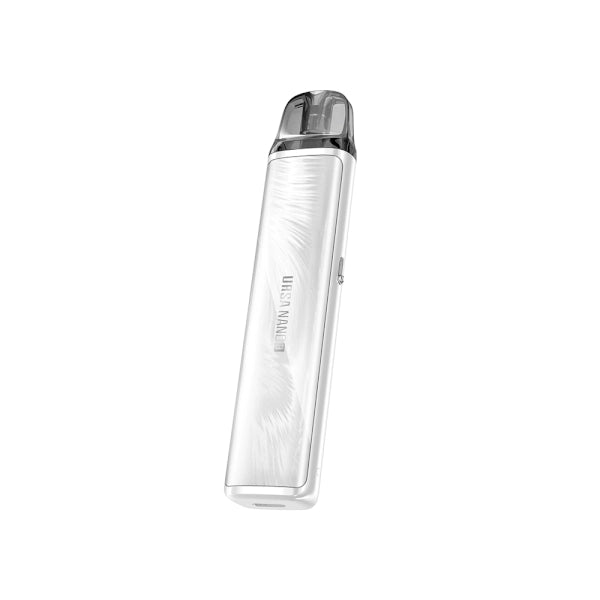 Sigaretta Elettronica Ricaricabile Lost Vape Ursa Nano 3 Pod Kit in bianco, dispositivo compatto di tipo pod con finitura liscia e design minimalista, cartuccia trasparente superiore e formato sottile ed elegante.