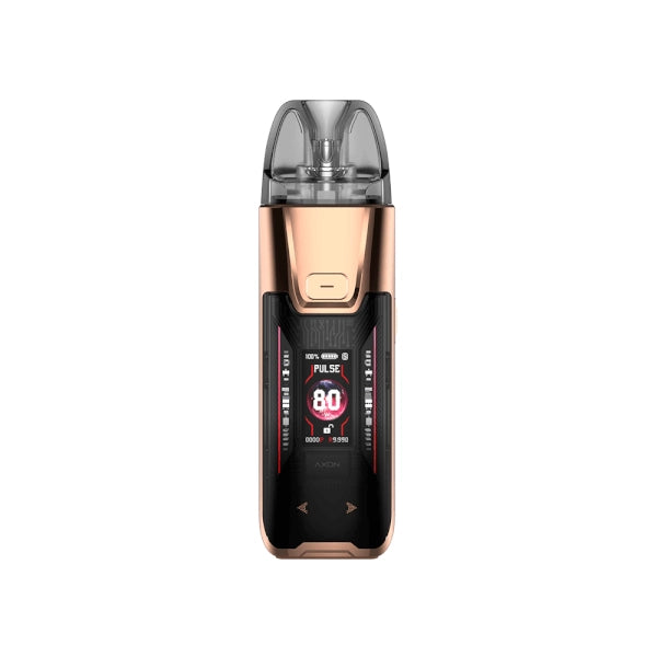 Sigaretta Elettronica Ricaricabile Vaporesso Luxe XR Kit Max 2 Pod in oro e nero, con schermo frontale a colori che mostra potenza e modalità di utilizzo, pulsante superiore e cartuccia trasparente sulla parte superiore.