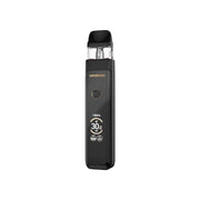 vapoteur rechargeable Vaporesso Xros Pro 2 en noir avec un design élégant, un écran avant indiquant l'alimentation et la batterie, un bouton circulaire central et une cartouche supérieure transparente avec embout noir.
