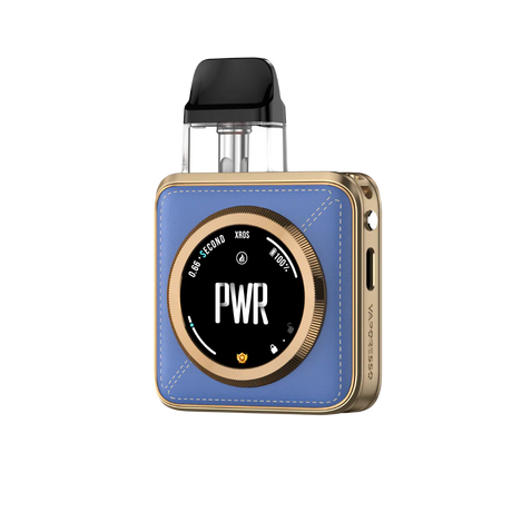 Svapatore Vaporesso Xros 5 Nano con batteria da 1600mAh, design compatto in blu e oro con striscia gialla, schermo circolare anteriore con indicatori di carica e batteria e cartuccia superiore trasparente con bocchino nero.