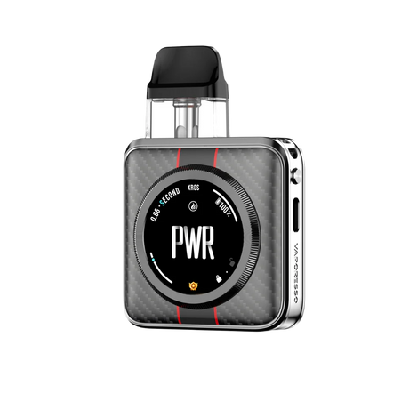 Svapatore Vaporesso Xros 5 Nano con batteria da 1600mAh, design compatto in grigio nero con striscia rossa, schermo circolare anteriore con indicatori di alimentazione e batteria e cartuccia superiore trasparente con bocchino nero.