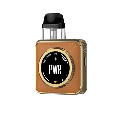 Svapatore Vaporesso Xros 5 Nano con batteria da 1600 mAh, design compatto in arancione dorato con striscia gialla, schermo circolare anteriore con indicatori di alimentazione e batteria e cartuccia superiore trasparente con bocchino nero.