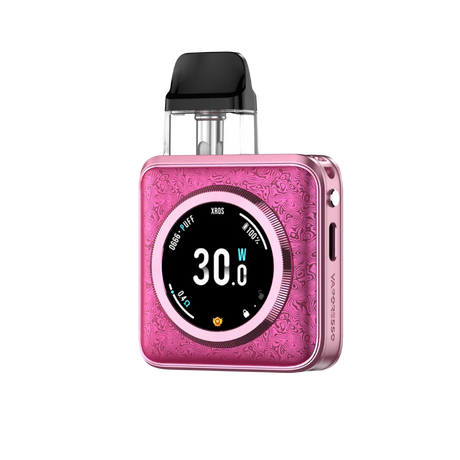 Svapatore Vaporesso Xros 5 Nano con batteria da 1600mAh, design compatto in rosa con striscia gialla, schermo circolare anteriore con indicatori di carica e batteria e cartuccia superiore trasparente con bocchino nero.