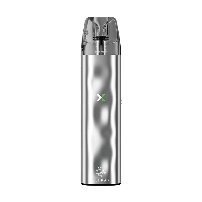 Vaper recargable Elfbar ELFX en color plateado con diseño compacto tipo stick, indicador LED frontal, cartucho transparente superior y boquilla integrada.