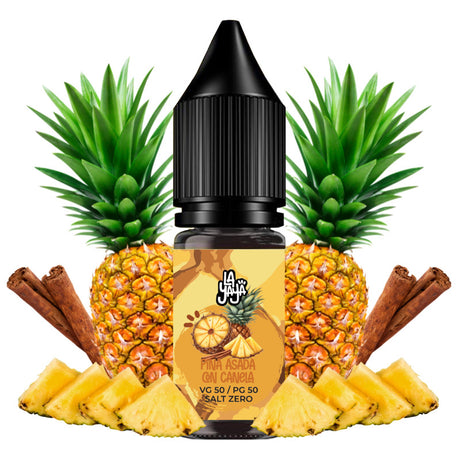Líquido para vapeo La Yaya Salts Piña Asada con Canela 10ml con sales de nicotina, botella con diseño en tonos amarillos y marrones, acompañado de piña asada y canela que representan su sabor.