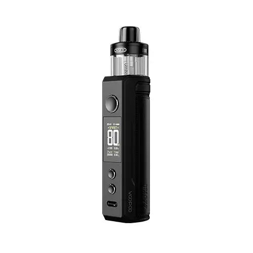 Vaper recargable Voopoo Drag X2 en color negro, con diseño robusto y ergonómico, cuerpo con acabado en cuero, pantalla frontal que muestra potencia y batería, y tanque superior transparente para vapeo directo a pulmón.